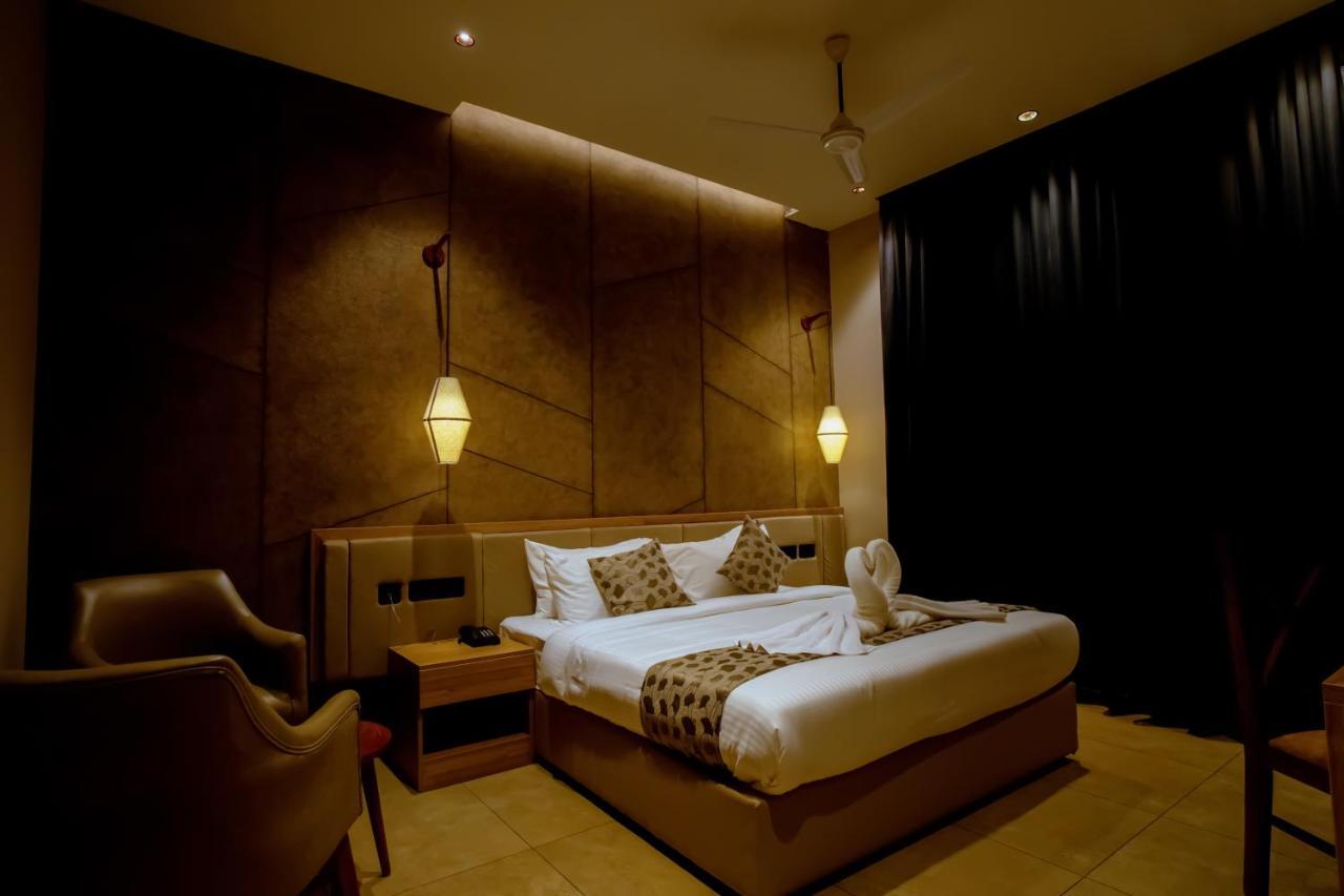 Beeza Clubhouse Hotel Kottayam Eksteriør billede